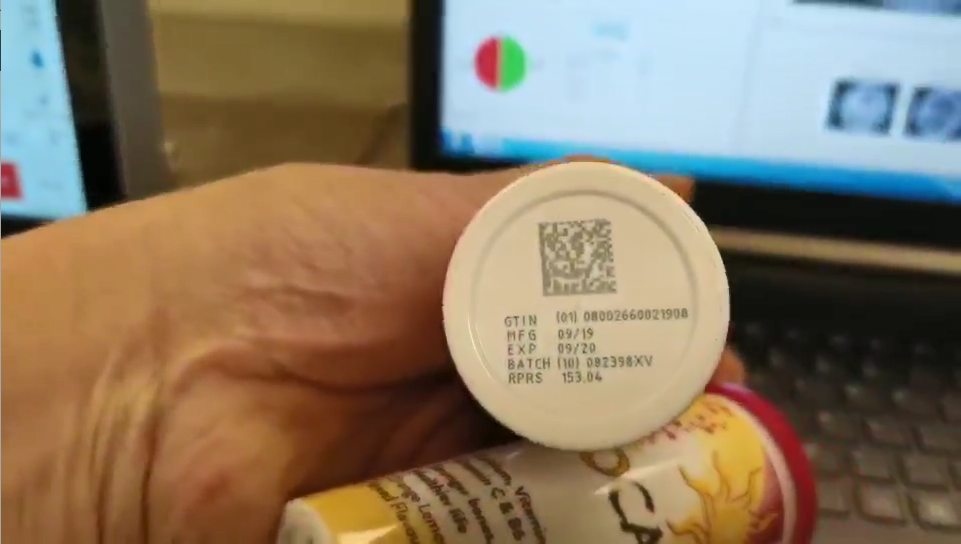 Plastic bottle date and QR code printing effect 